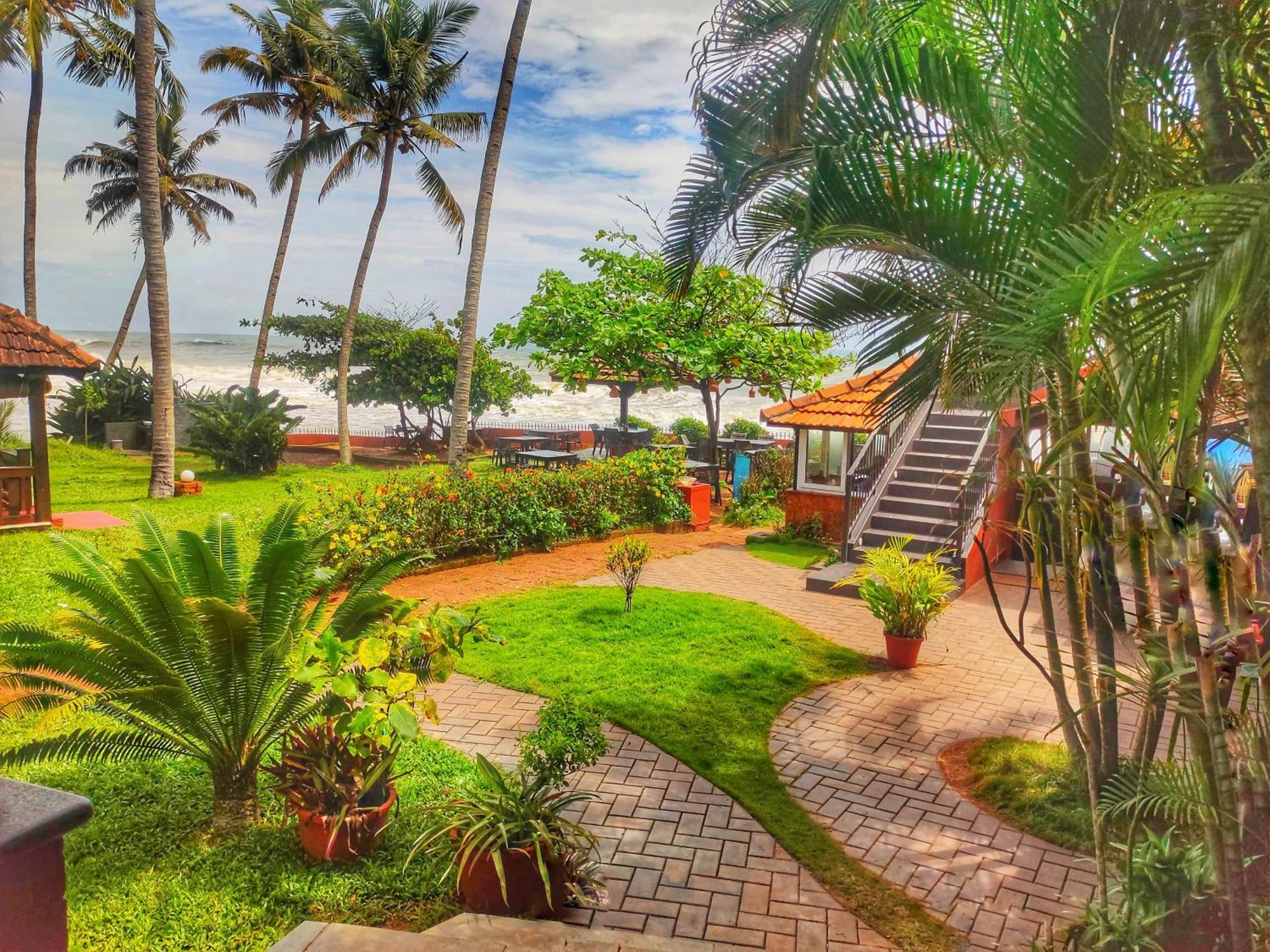 Blue Water Beach Resort Varkala Exterior photo